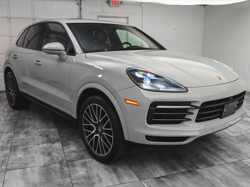 2022 Porsche Cayenne S Platinum Edition photo 3