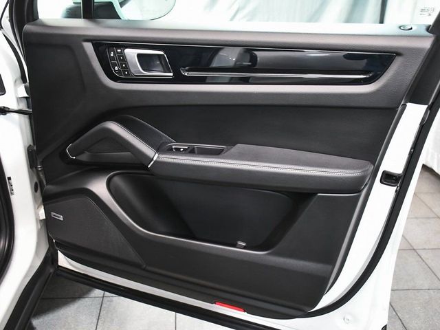 2022 Porsche Cayenne Coupe Base - 23006485 - 17
