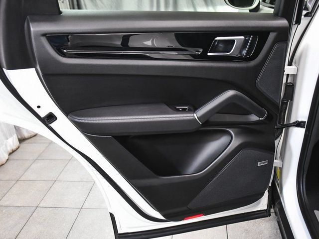 2022 Porsche Cayenne Coupe Platinum Edition - 23006485 - 11