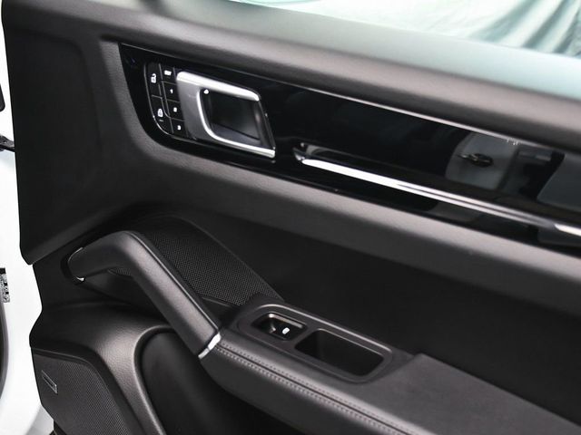 2022 Porsche Cayenne Coupe Platinum Edition - 23006485 - 18