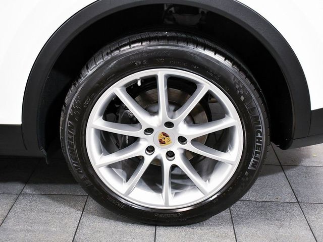 2022 Porsche Cayenne Coupe Platinum Edition - 23006485 - 7
