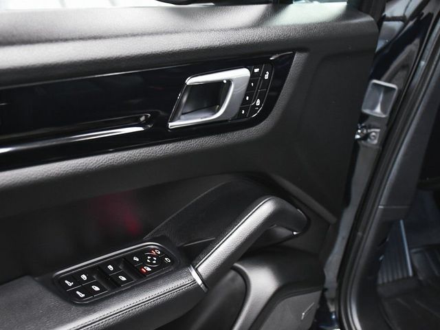 2022 Porsche Cayenne Coupe Platinum Edition - 23011160 - 9