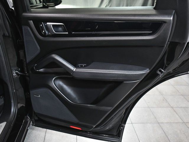 2022 Porsche Cayenne Coupe Platinum Edition - 23011160 - 14