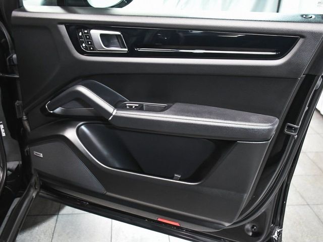 2022 Porsche Cayenne Coupe Platinum Edition - 23011160 - 15