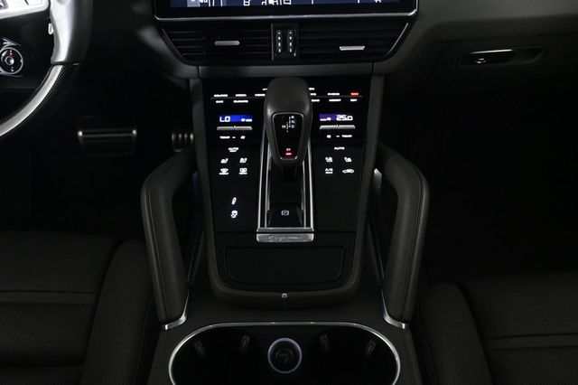 2022 Porsche Cayenne Coupe Turbo - 22993564 - 16