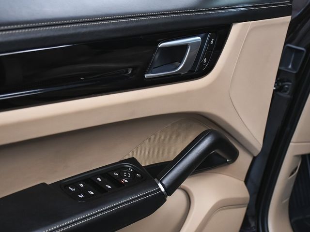 2022 Porsche Cayenne E-Hybrid Base - 22935992 - 9