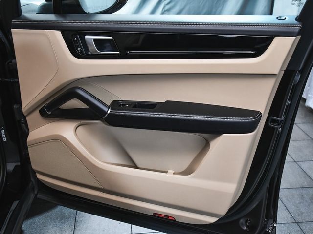 2022 Porsche Cayenne E-Hybrid Base - 22935992 - 14