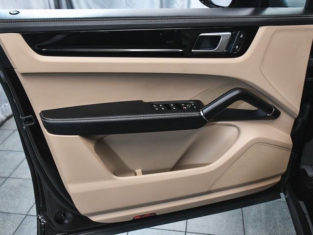 2022 Porsche Cayenne E-Hybrid Base - 22935992 - 8