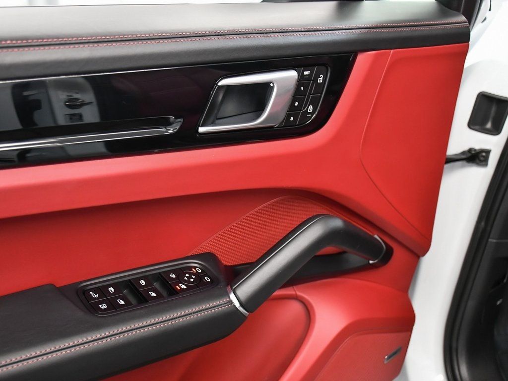 2022 Porsche Cayenne E-Hybrid Coupe Base photo 10