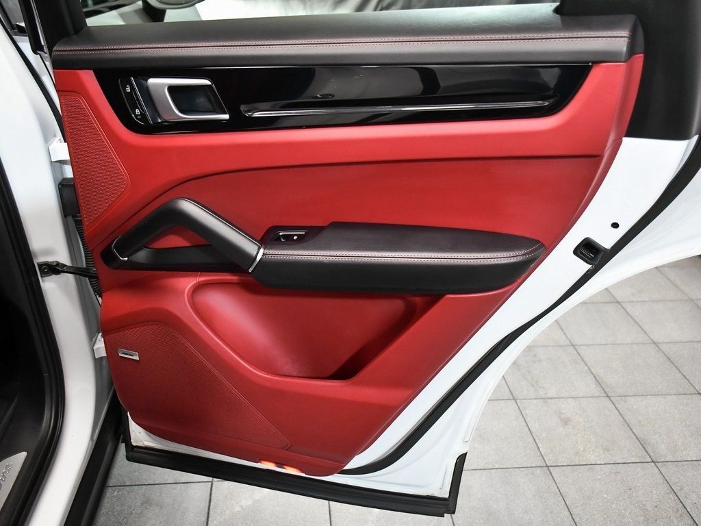 2022 Porsche Cayenne E-Hybrid Coupe Base photo 12