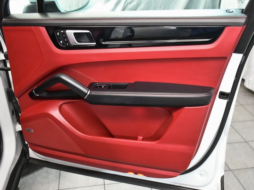 2022 Porsche Cayenne E-Hybrid Coupe Base photo 13