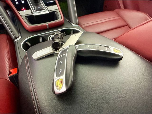 2022 Porsche Cayenne E-Hybrid Coupe Turbo S - 22995805 - 16