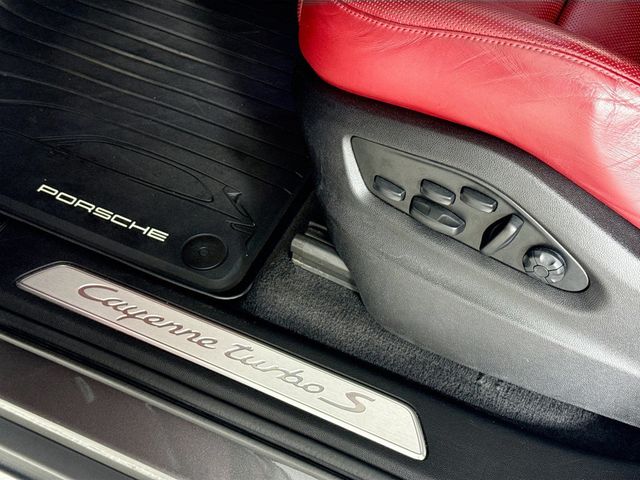 2022 Porsche Cayenne E-Hybrid Coupe Turbo S - 22995805 - 17