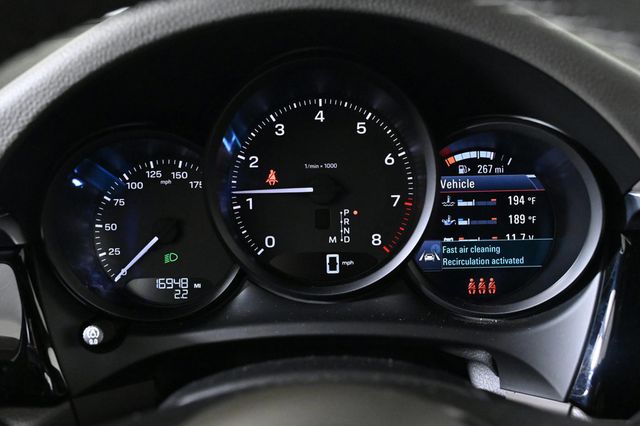 2022 Porsche Macan AWD - 22956314 - 12