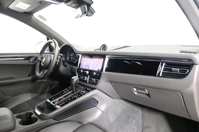 2022 Porsche Macan AWD - 22956314 - 16