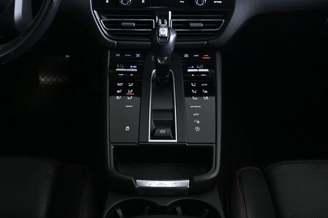2022 Porsche Macan AWD - 23023073 - 16