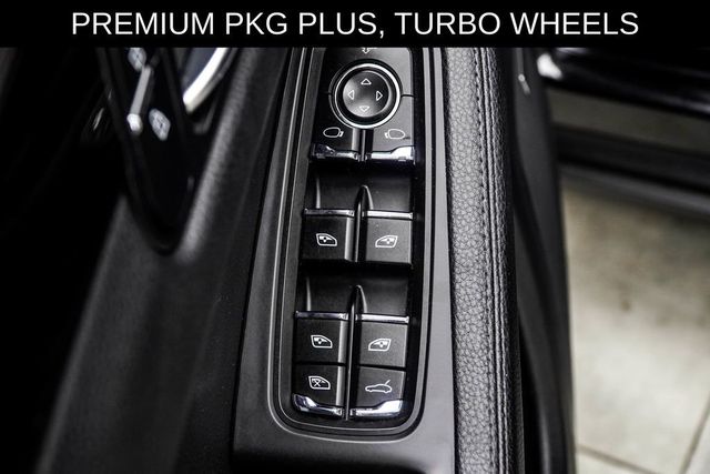 2022 Porsche Macan AWD - 23045011 - 44