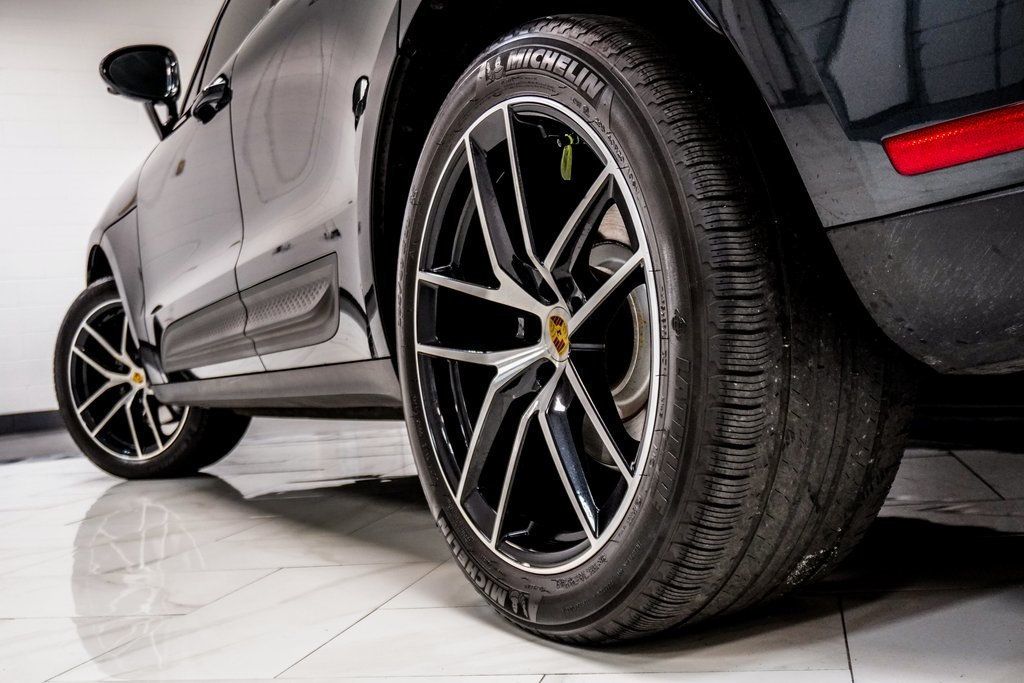 2022 Porsche Macan Base photo 9