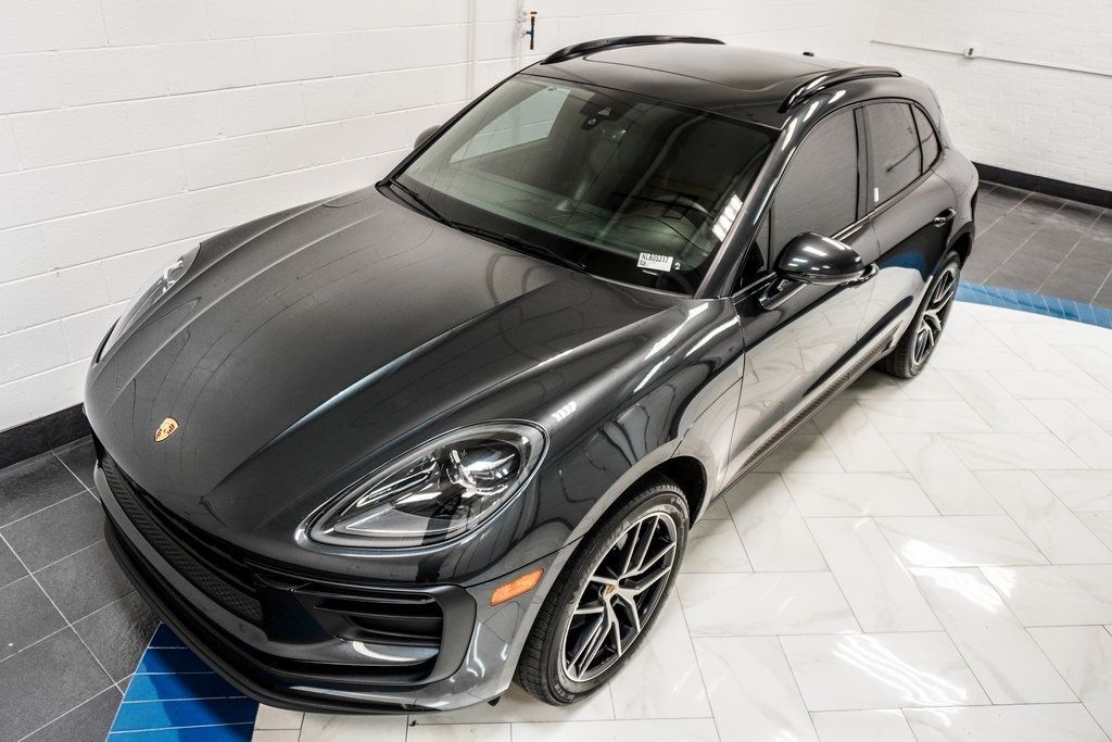 2022 Porsche Macan Base photo 15