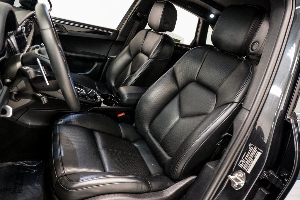 2022 Porsche Macan Base photo 17