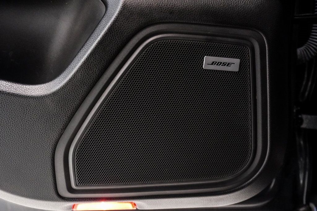 2022 Porsche Macan Base photo 21