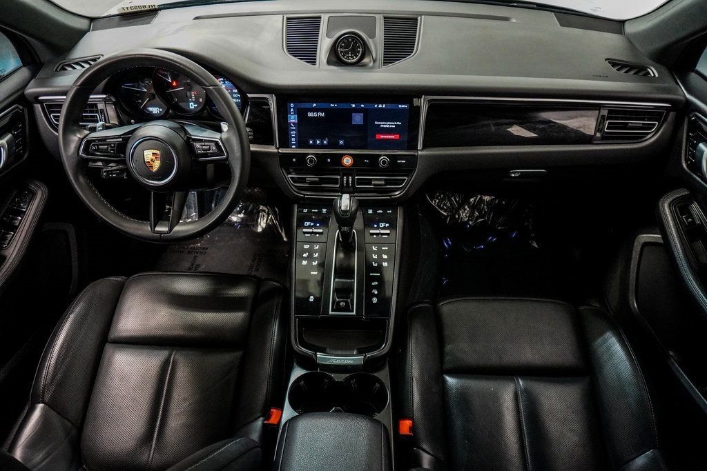 2022 Porsche Macan Base photo 26
