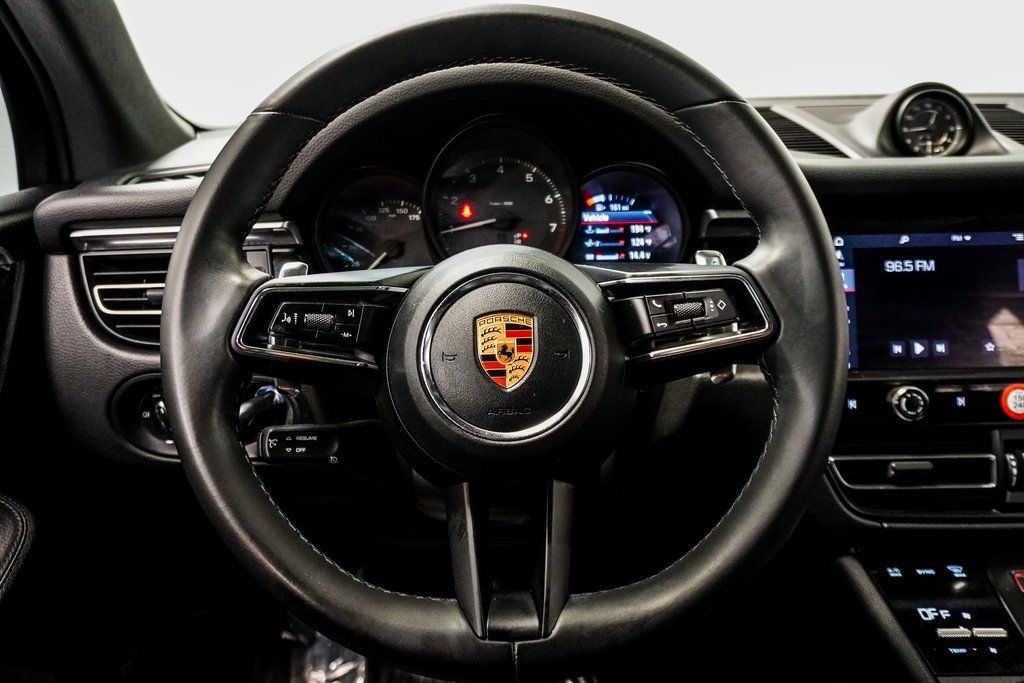 2022 Porsche Macan Base photo 28