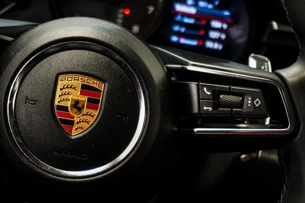 2022 Porsche Macan Base photo 29
