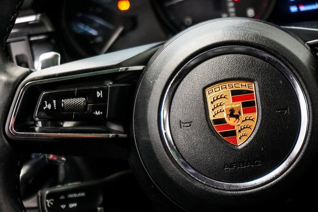 2022 Porsche Macan Base photo 30