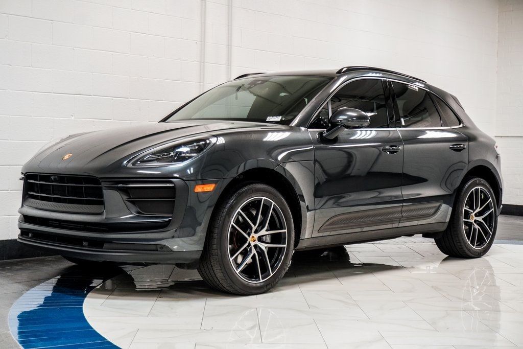 2022 Porsche Macan Base photo 3