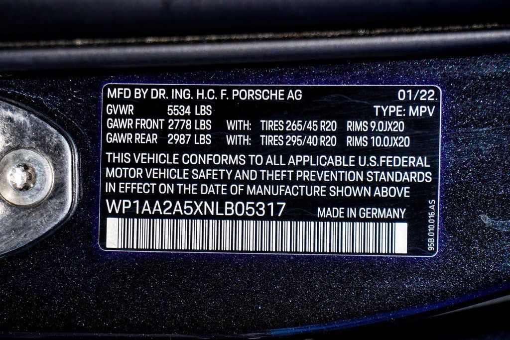 2022 Porsche Macan Base photo 47