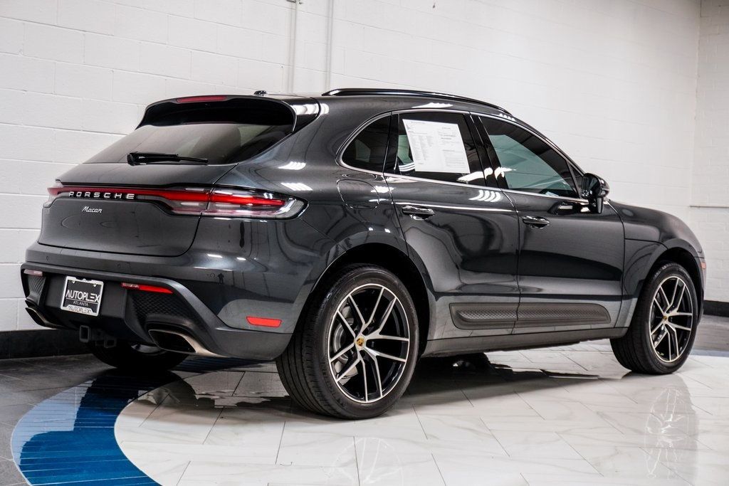 2022 Porsche Macan Base photo 5