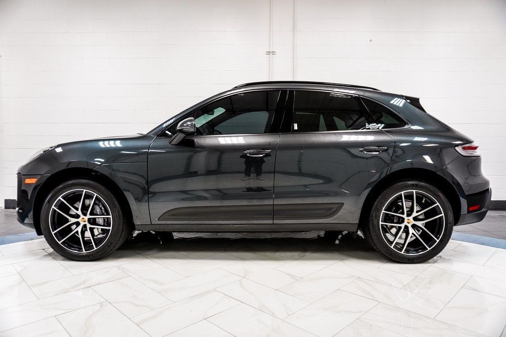 2022 Porsche Macan Base photo 7