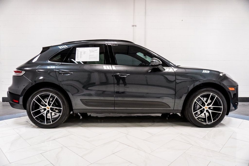 2022 Porsche Macan Base photo 8