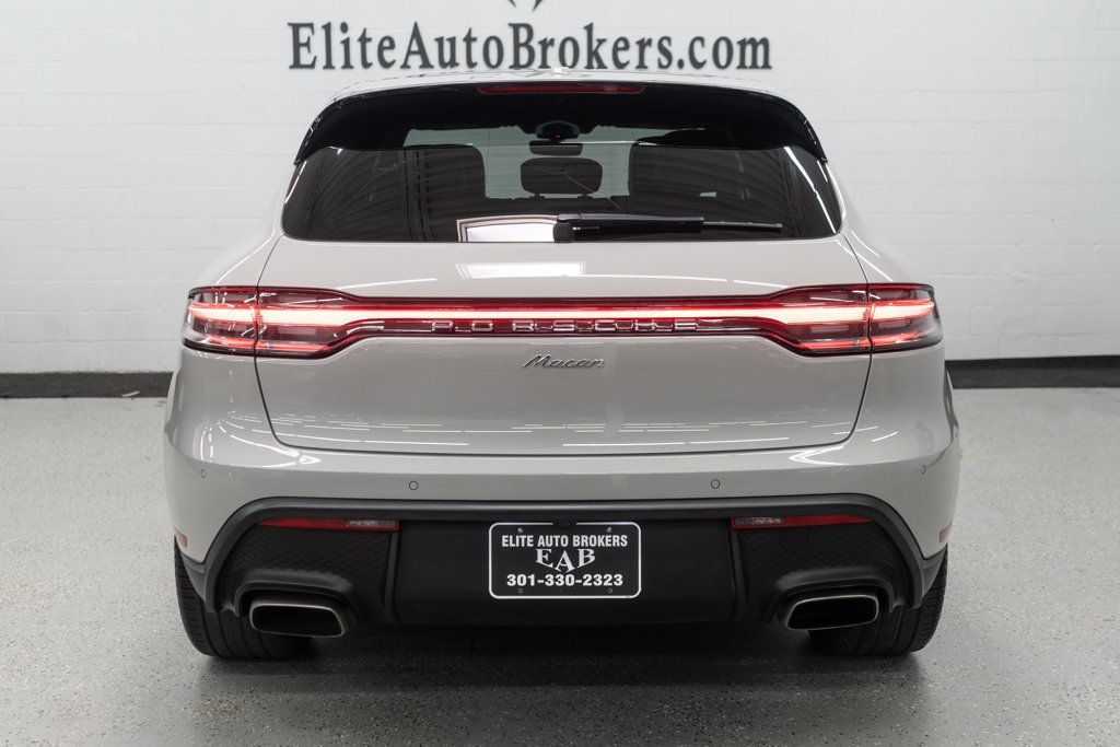 2022 Porsche Macan photo 4