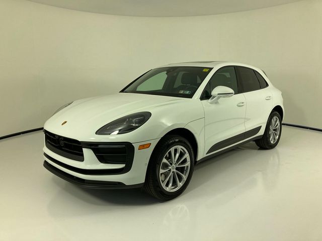2022 Porsche Macan AWD - 22969012 - 0