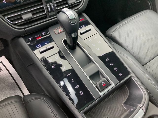 2022 Porsche Macan AWD - 22969012 - 12
