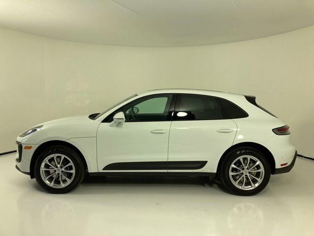 2022 Porsche Macan AWD - 22969012 - 1