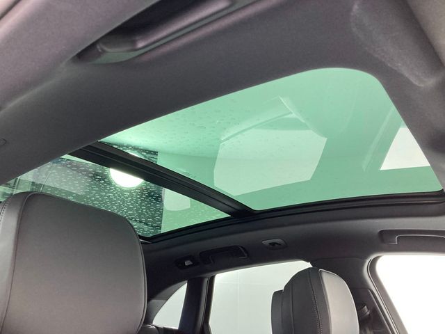 2022 Porsche Macan AWD - 22969012 - 21