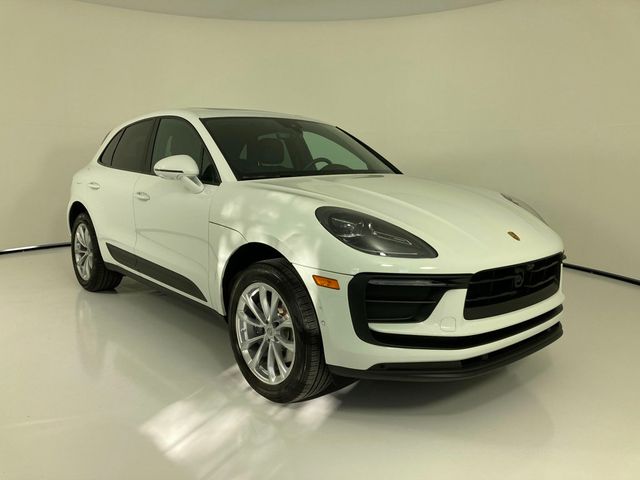 2022 Porsche Macan AWD - 22969012 - 24