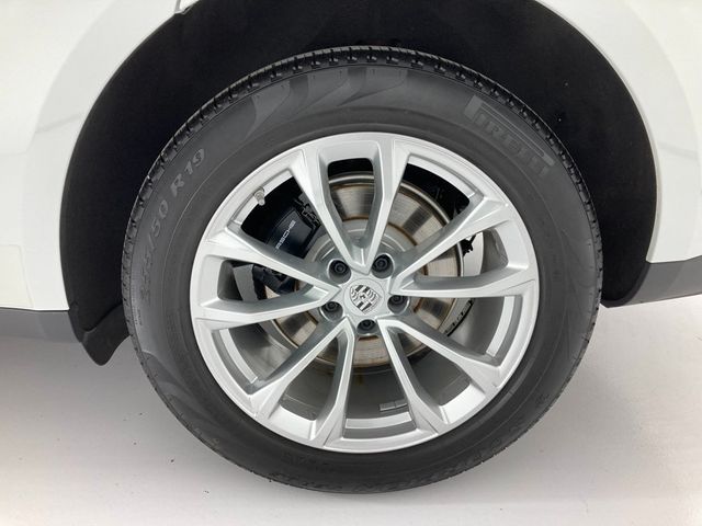 2022 Porsche Macan AWD - 22969012 - 30