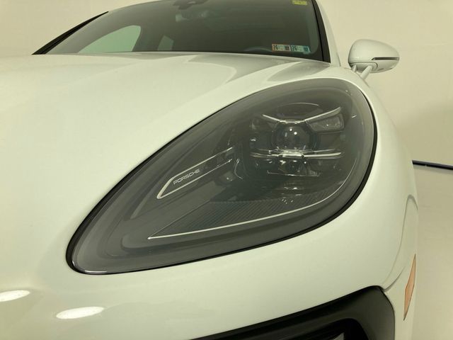 2022 Porsche Macan AWD - 22969012 - 32