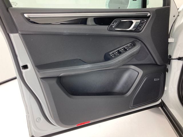 2022 Porsche Macan AWD - 22969012 - 5