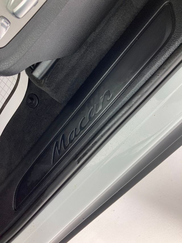 2022 Porsche Macan AWD - 22969012 - 7