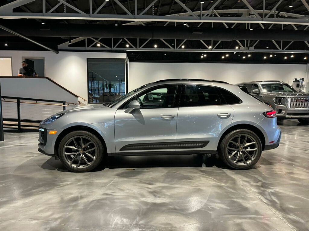 2022 Porsche Macan AWD/PremiumPkgPlus/21"GT DesignWheels/PanoRoof/Htd&CldSeats - 22655105 - 1