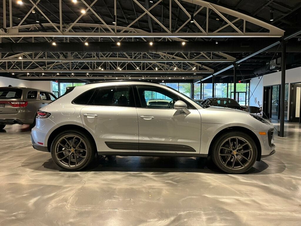 2022 Porsche Macan AWD/PremiumPkgPlus/21"GT DesignWheels/PanoRoof/Htd&CldSeats - 22655105 - 6