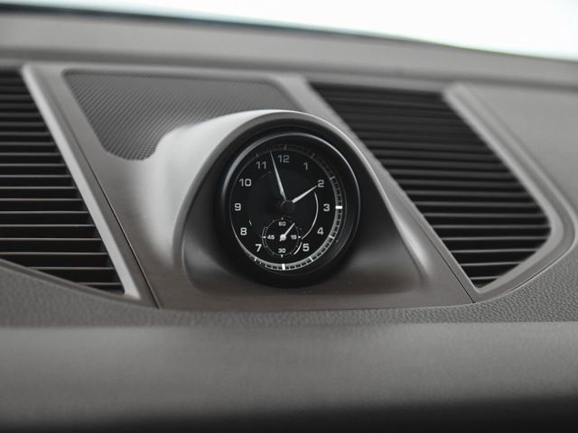 2022 Porsche Macan Base - 23080479 - 24