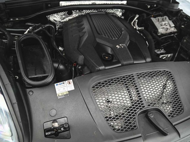 2022 Porsche Macan Base - 23080479 - 38