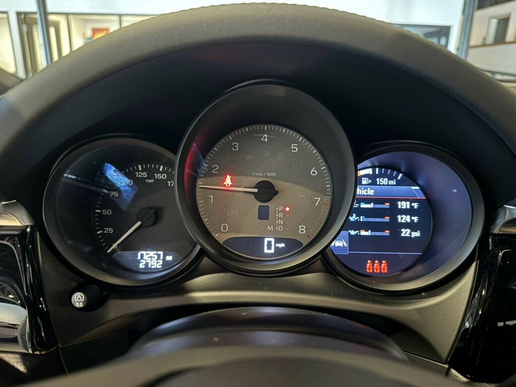 2022 Porsche Macan LocalTrade/S/AWD/PremiumPkgPlus/AirSuspension/360Cam/Htd&CldSts - 22931116 - 13