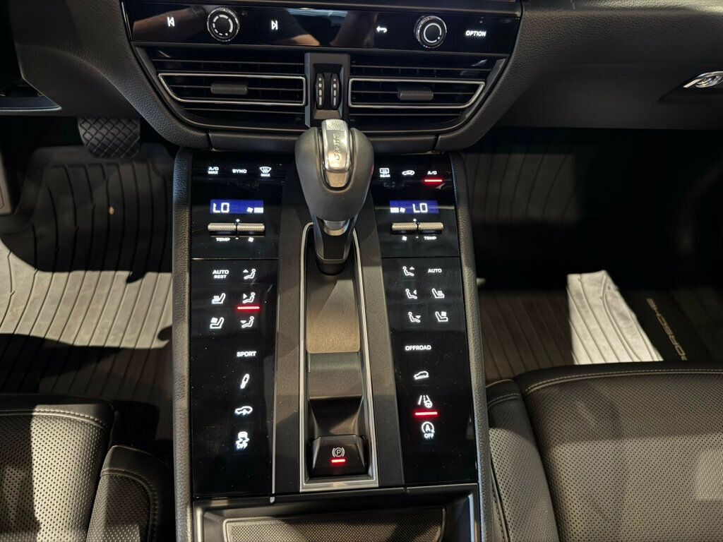 2022 Porsche Macan LocalTrade/S/AWD/PremiumPkgPlus/AirSuspension/360Cam/Htd&CldSts - 22931116 - 16